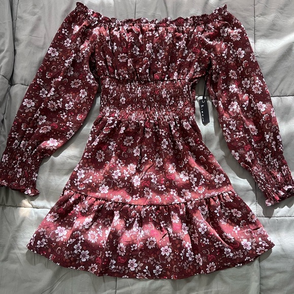 Mini Flowing Dress - Picture 1 of 3